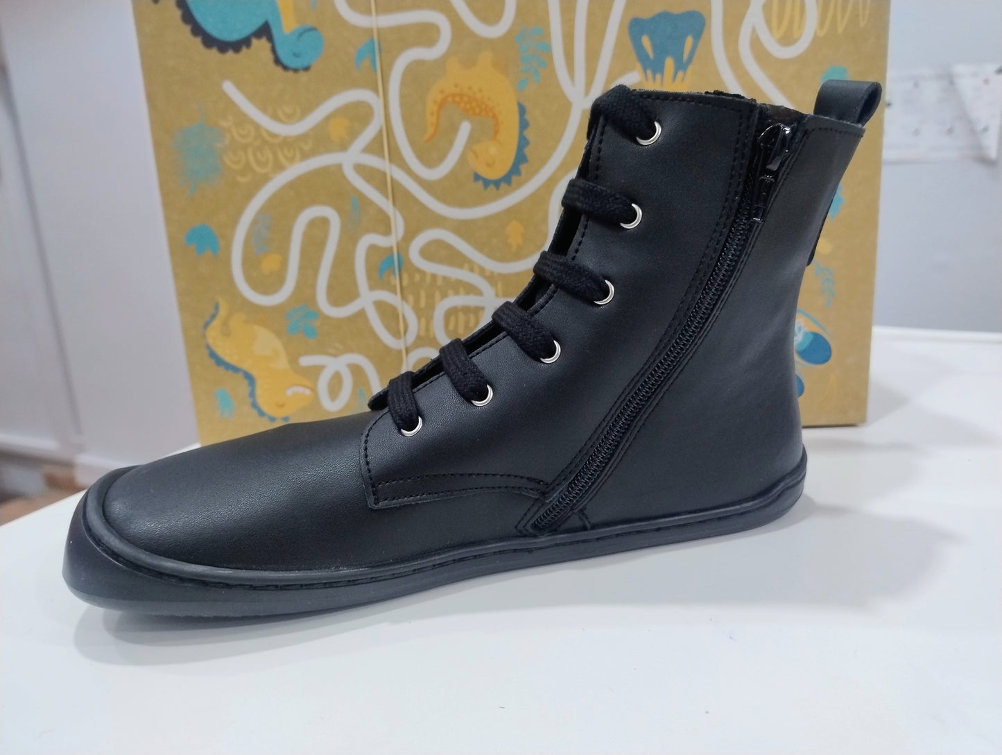 Botín barefoot con cordón y cremallera lateral Flexinens modelo 9085 salvaje negro