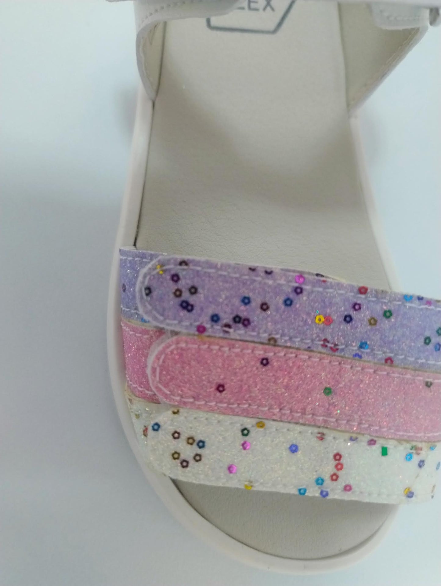Piruflex sandalias respetuosas blanco y brilli doble ajuste