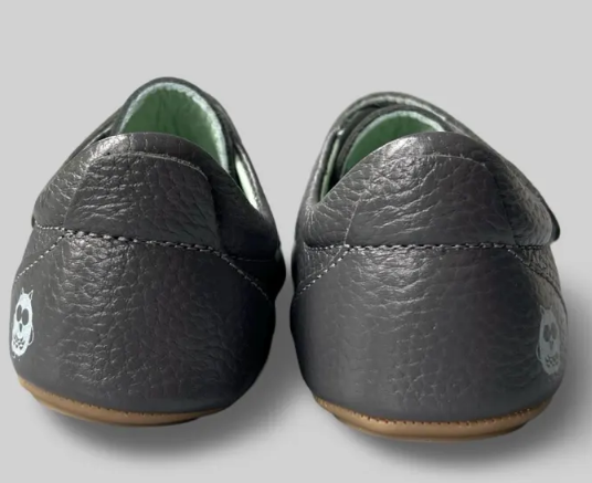 Poco Nido zapatos barefoot respetuosos oxford primeros pasos en piel gris