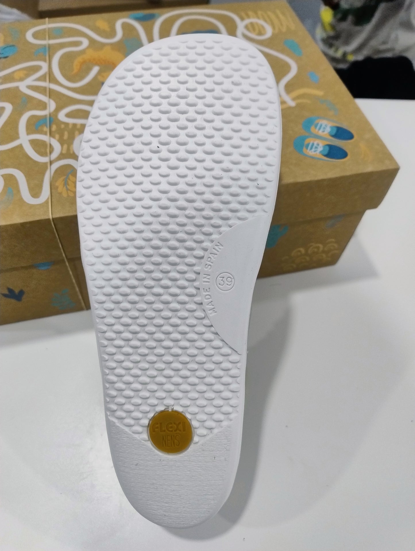 Deportivas elegantes Barefoot Flexi Nens oro modelo 9025-R KOBE STONE/CAVA