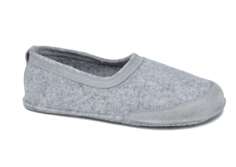 Omaking natural felt house slippers with rubber sole 