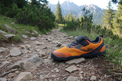 Zapatillas Barefoot Trail Running TUNDRA JUNIOR 2605 naranja negro – Libertad y Agarre para Pequeños Exploradores