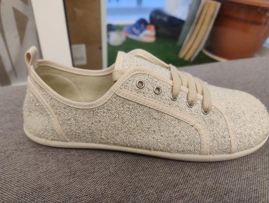 Batilas deportivas Barefoot XL36/305 oro: Comodidad, Estilo Clásico y un Toque de Brillo