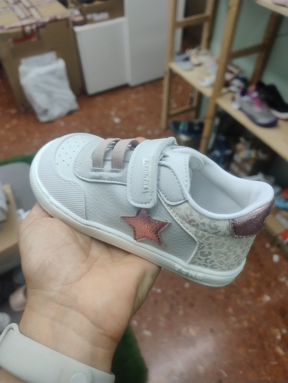 Titanitos deportivas Barefoot U540 Biar Blanco Fuxia